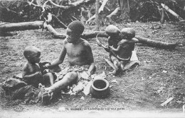 GABON La Becquée Aux Tout Petits éd SMO Libreville DAUVISSAT Carte Vierge Non Circulé (Scan R/V) N°42 \MP7130 - Gabón