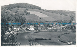 R032559 Tintern Village And River Wye. Walter Scott. No R824. RP. 1960 - Welt