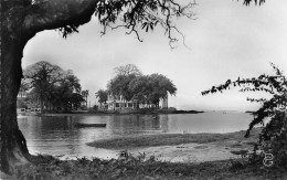 GUINEE Française CONAKRY Camayenne Plage Dos Vierge Non Voyagé éditeur P Garnier (Scan R/V) N° 37 \MP7133 - Guinée Française