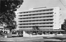 GUINEE Française CONAKRY Immeuble De L'Urbaine édition LIBRAPORT (Scan R/V) N° 60 \MP7133 - French Guinea