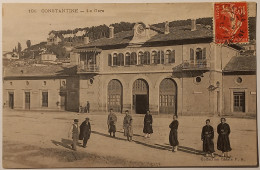 CONSTANTINE (Algérie) - Gare - Animation / Nombreux Passants Devant Le Batiment - Konstantinopel