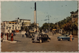 CONSTANTINE (Algérie) - Place Lamoricière - Voiture CITROEN Et Autres Véhicules - Pompe à Essence  - Konstantinopel