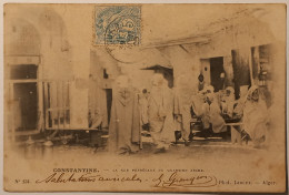 CONSTANTINE (Algérie) - Rue Perregaux Du Quartier Arabe - Nombreux Passants - Constantine