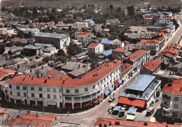 17  LA TREMBLADE - La Ville Et Le Marché    (Scan R/V) N° 25 \MP7137 - La Tremblade