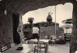 17   MESCHERS - MATATA Le Bar Les Grottes Des Fontaines Et La Terrasse   (Scan R/V) N° 63 \MP7137 - Meschers