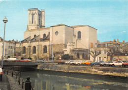 17 LA ROCHELLE église Saint Sauveur Vue Nord-est  (Scan R/V) N° 12 \MP7139 - La Rochelle