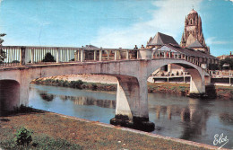 17 SAINTES Le Pont Sur La Charente (Scan R/V) N° 5 \MP7140 - Saintes