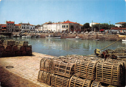 17 île De Ré LA FLOTTE EN Ré  Le Port Chalutiers Et Casiers (Scan R/V) N° 35 \MP7143 - Ile De Ré