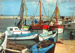 17 ILE D'OLERON Le Château D’Oléron Le Port  (Scan R/V) N°68 \MP7145 - Ile D'Oléron