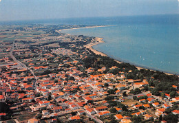 17 ILE D'OLERON LA BREE LES BAINS Vue Générale Du Bourg Et La Plage  (Scan R/V) N°77 \MP7145 - Ile D'Oléron