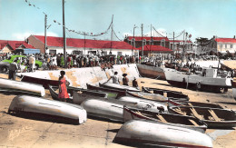 17 île D'OLERON Saint-Pierre-d'Oléron LA COTINIERE Messe Sur Le Port (Scan R/V) N° 8 \MP7146 - Saint-Pierre-d'Oleron