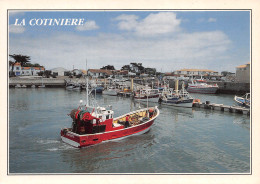 17 Saint-Pierre-d'Oléron LA COTINIERE   Arrivée Au Port Du Chalutier L'Amphitrite  (Scan R/V) N° 39 \MP7146 - Saint-Pierre-d'Oleron