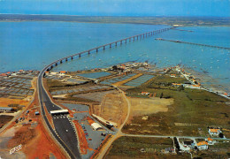 17 île D'Oléron Péage Du Pont Vue Aérienne Bourcefranc-le-Chapus  (Scan R/V) N° 32 \MP7147 - Ile D'Oléron