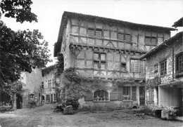 PEROUGES, (01), Hostellerie, Rue Du Prince  (Scan R/V) N° 3 \MP7149 - Pérouges