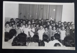 #16    Photo Noir Et Blanc Garçon Fille Photo D’école Photo De Groupe / Boy Girl School Photo Group Photo - Anonyme Personen