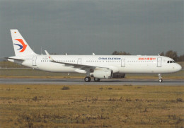 Airbus A321-231 SL  CHINA EASTERN AIRLINES  Hamburg Finkenwerder 2014  Aviation  éd Flying (Scan R/V) N° 25 \MP7153 - 1946-....: Era Moderna