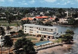 GABON LIBREVILLE Hotel Du Roi DENIS  édition HOA-QUI  (Scan R/V) N° 19 \MP7162 - Gabon