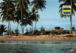 GABON LIBREVILLE  Plage De L'hotel TROPICANA édition HACHETTE Carte Vierge (Scan R/V) N° 31 \MP7162 - Gabon