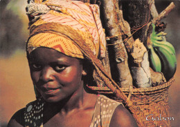 GABON LIBREVILLE Jeune Femme Revenant De La Plantation De Bananes (Scan R/V) N° 54 \MP7163 - Gabón