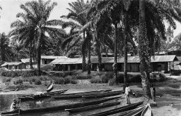 GABON Lambaréné Les Pirogues Sur L'Ogoué (Scan R/V) N° 43 \MP7163 - Gabun