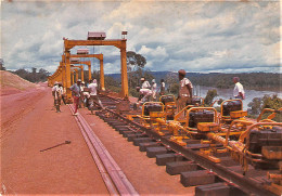 GABON Construction Du Transgabonais 1975-1986  éditions Trolez Libreville  (Scan R/V) N° 2 \MP7164 - Gabun