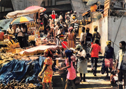 GABON LIBREVILLE  Le Marché Du Centre Ville  édition IRIS  (Scan R/V) N° 70 \MP7165 - Gabon