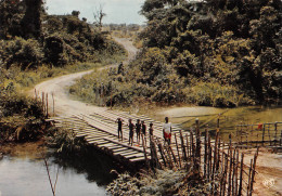 GABON MOUILA La N'Gounié Pont Sur Un Afflent De L'Ogoué édition IRIS  (Scan R/V) N° 37 \MP7165 - Gabun