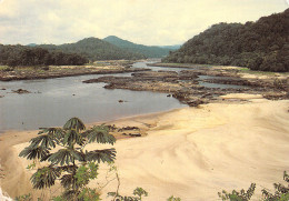 Gabon  L'Alembé Et L'île SHANDI  Prés De Ndjolé Kondo-Kondo Ogooué édition Tropic LIBREVILLE  (Scan R/V) N° 42 \MP7166 - Gabun