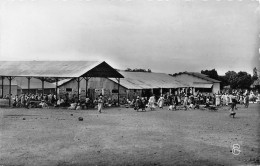 GUINEE  CONAKRY  LABE Le Marché éditions Garnier Dakar Non Circulé (Scan R/V) N° 7 \MP7168 - Guinea Francese