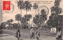 GUINEE CONAKRY  Une Avenue  (Scan R/V) N° 49 \MP7168 - Guinée Française