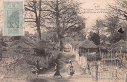 GUINEE CONAKRY FOUTA-DJALLON Intérieur Du Village  (Scan R/V) N° 20 \MP7169 - Guinée Française