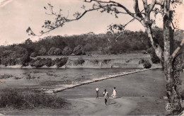 GUINEE CONAKRY  GAOUAL Chaussée Sur La Koumba  édition Garnier  (Scan R/V) N° 23 \MP7169 - Guinée Française