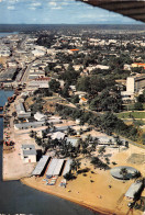 CAMEROUN  DOUALA  La Plage Vue D'avion  édition Goa-Qui     (Scan R/V) N° 13 \MP7170 - Camerún