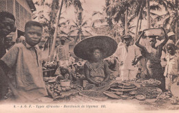 CAMEROUN  DOUALA  Vendeuse De Légumes Au Marché  édition Photo-Océan    (Scan R/V) N° 16 \MP7170 - Kamerun