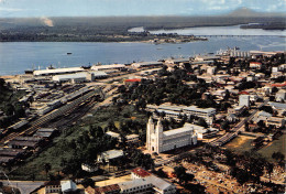 CAMEROUN  DOUALA  La Ville Vue Du Ciel  édition Goa-Qui     (Scan R/V) N° 14 \MP7170 - Kameroen