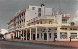 CAMEROUN  DOUALA Grand Hotel AKWA Palace Bar Restaurant Dancing Av Poincarré édition C.A (Scan R/V) N° 30 \MP7170 - Cameroon