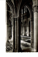 REIMS  INTERIEUR DE  La Cathedrale  PILIERS DU TRANSEPT ET VUE SUR LE COEUR - Reims