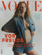 Vogue Magazine Germany 2021-05+06 Toni Garn Pregnant - Unclassified