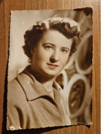 19445.   Fotografia Cartolina D'epoca Donna Femme 1950 Italia - 14, 5x10 Foto Antonello Varese - Persone Anonimi