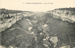 39   Jura  Baume Les Messieurs Vue De La Vallée     N° 3 \MN6011 - Baume-les-Messieurs