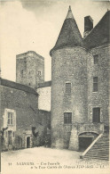 77    Seine Et Marne  Nemours  Une Tourelle Et La Tour Carrée Du Château       N° 25 \MN6016 - Nemours