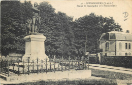 77  Seine Et Marne Coulommiers Statue De Beaurepaire Et La Gendarmerie     N° 63\MN6020 - Coulommiers