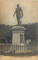 77  Seine Et Marne  Meaux Statue Du Général Raoult     N° 13 \MN6024 - Meaux