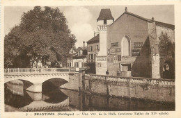 24 Dordogne   Brantome  Une Vue De La Halle Ancienne église      N° 9 \MN6025 - Brantome