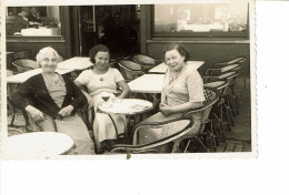 FEMMES EN TERRASSE - Hoteles & Restaurantes