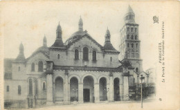 24   Dordogne Périgueux  Le Portail De La Cathédrale Saint Front    N° 33 \MN6026 - Périgueux