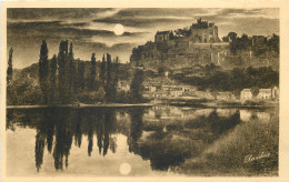 24 Dordogne  Château Féodal De Beynac Et Village Clair De Lune       N° 5 \MN6033 - Sonstige & Ohne Zuordnung