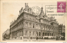 CPA Lyon-Palais De La Bourse-Timbre    L1297 - Otros & Sin Clasificación