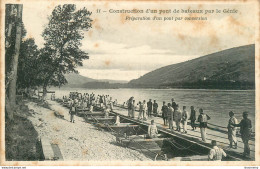 CPA Construction D'un Pont De Bateaux Par Le Génie-11-Préparation D'un Pont-Timbre       L2134 - Sonstige & Ohne Zuordnung