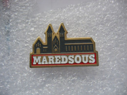 Pin's De L'Abbaye De La Ville De Maredsous En Belgique - Otros & Sin Clasificación